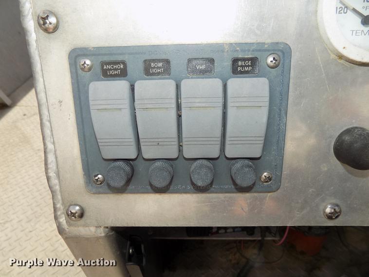 image for item DZ9685 2006 Lifetyme boat