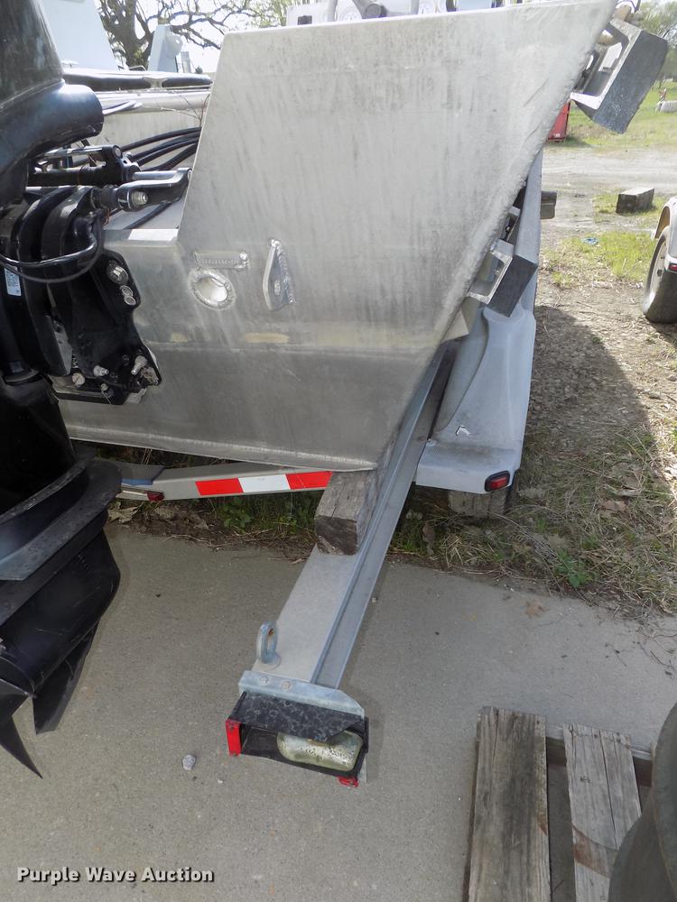 image for item DZ9685 2006 Lifetyme boat