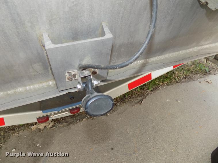 image for item DZ9685 2006 Lifetyme boat