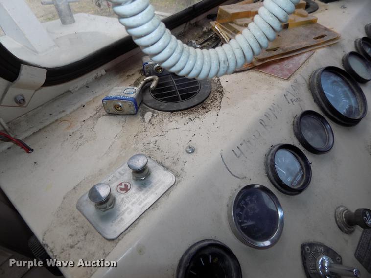 image for item DZ9687 1989 Sea Ark dredging crew boat