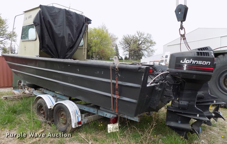 image for item DZ9688 1994 Monark boat