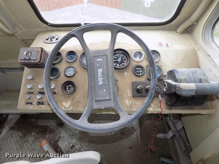 image for item DZ9688 1994 Monark boat