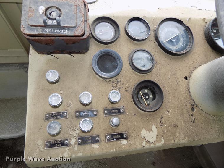 image for item DZ9688 1994 Monark boat