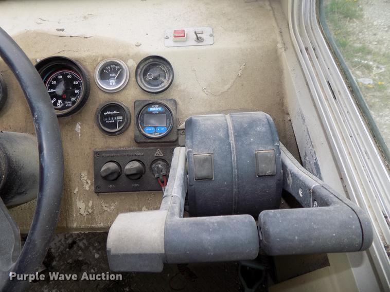 image for item DZ9688 1994 Monark boat