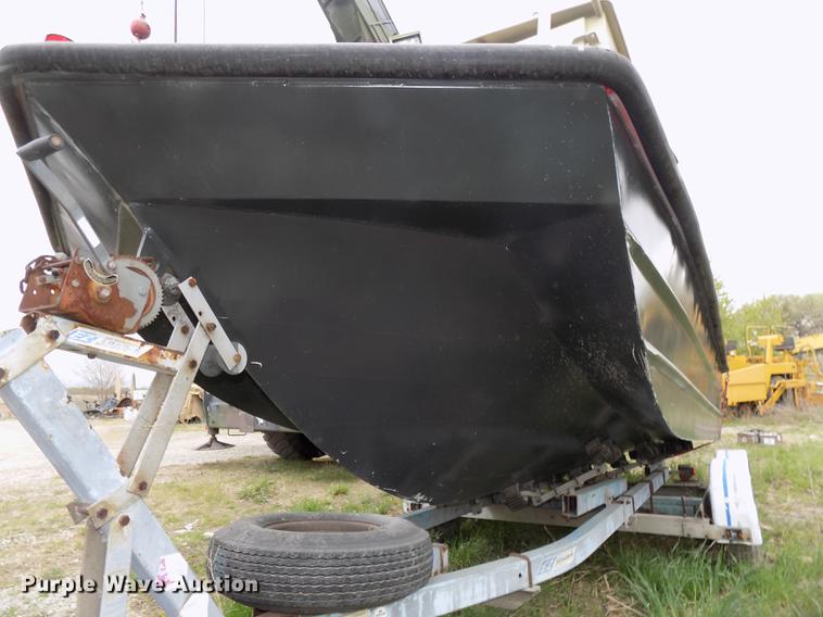 image for item DZ9688 1994 Monark boat