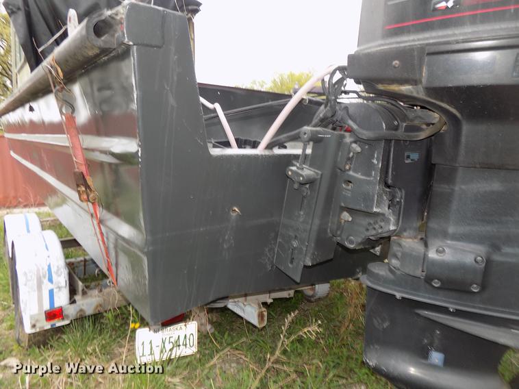 image for item DZ9688 1994 Monark boat