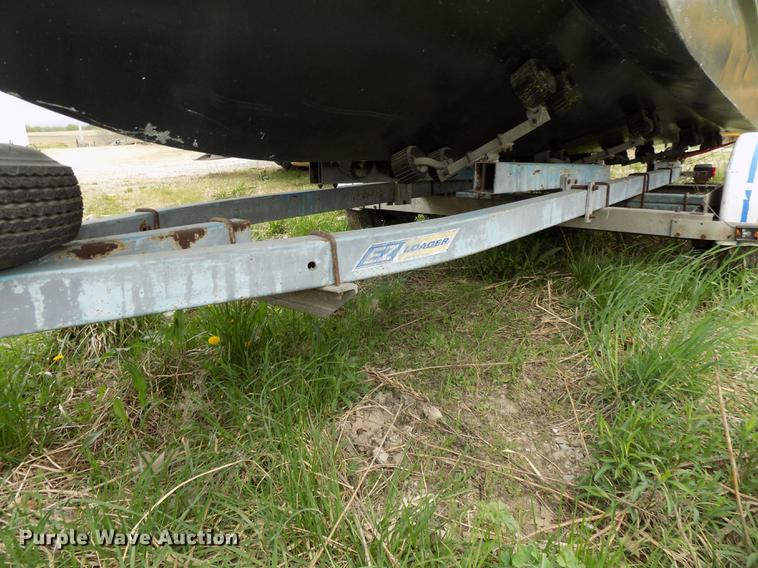 image for item DZ9688 1994 Monark boat