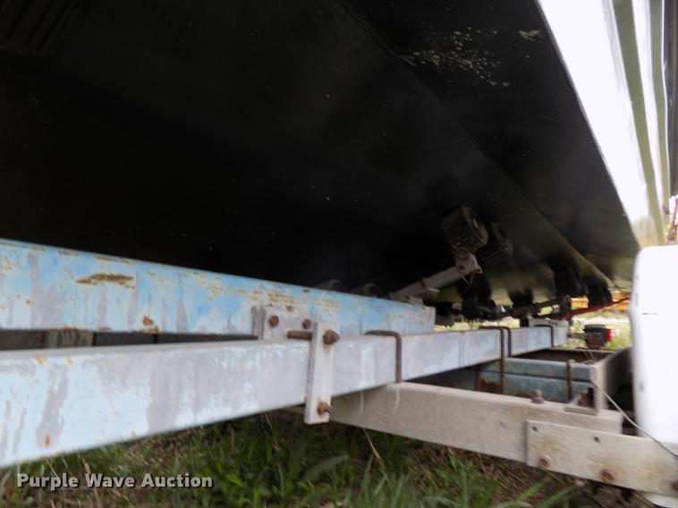 image for item DZ9688 1994 Monark boat