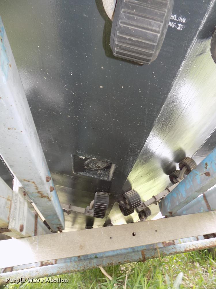 image for item DZ9688 1994 Monark boat