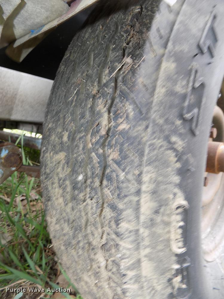 image for item DZ9688 1994 Monark boat