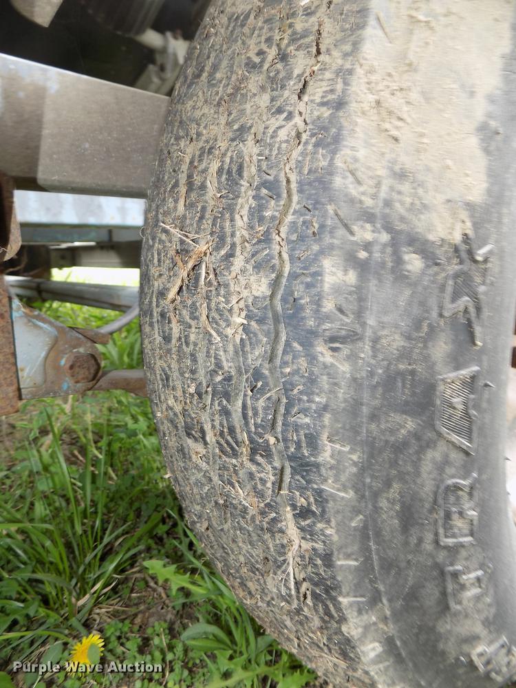 image for item DZ9688 1994 Monark boat