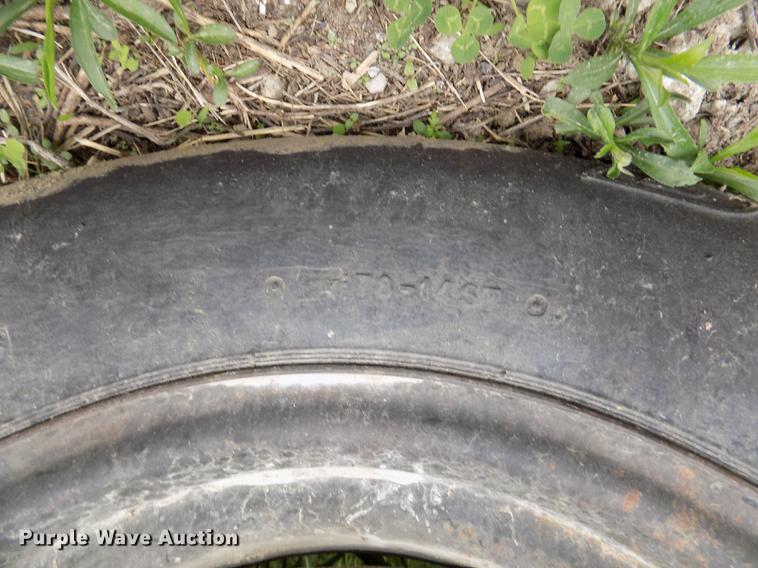 image for item DZ9688 1994 Monark boat