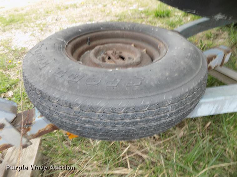 image for item DZ9688 1994 Monark boat