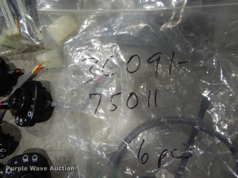 image for item EB9672 Kubota wiring harness and switch