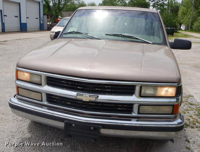 image for item ED9255 1997 Chevrolet C1500 Ext. Cab pickup truck