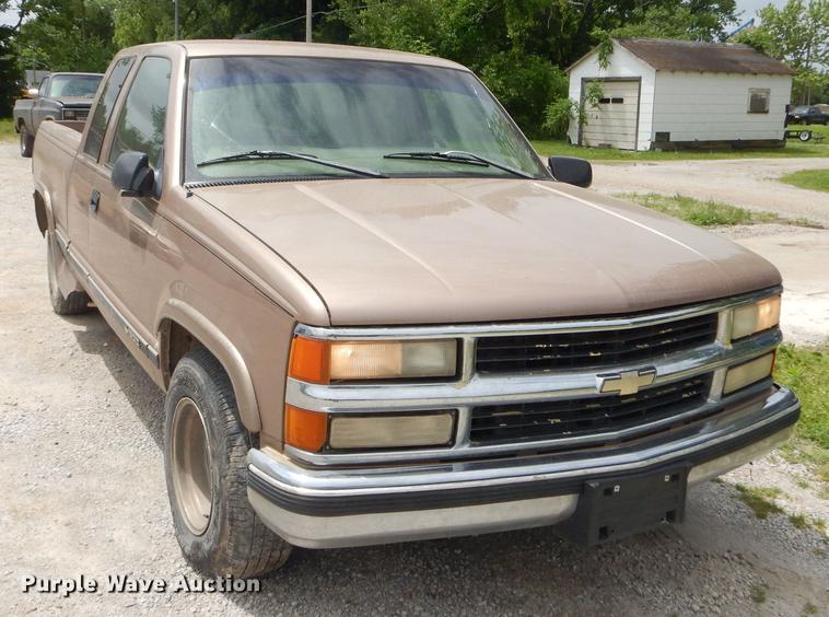 image for item ED9255 1997 Chevrolet C1500 Ext. Cab pickup truck