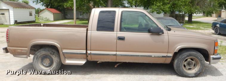 image for item ED9255 1997 Chevrolet C1500 Ext. Cab pickup truck