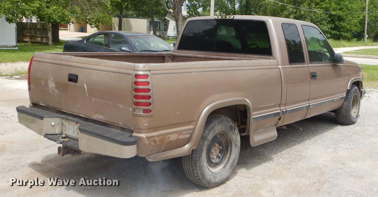 image for item ED9255 1997 Chevrolet C1500 Ext. Cab pickup truck