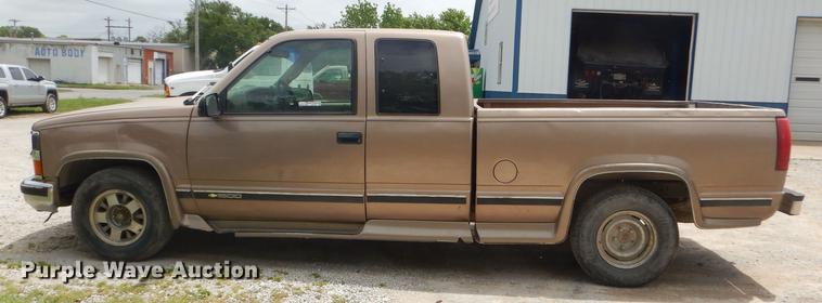 image for item ED9255 1997 Chevrolet C1500 Ext. Cab pickup truck