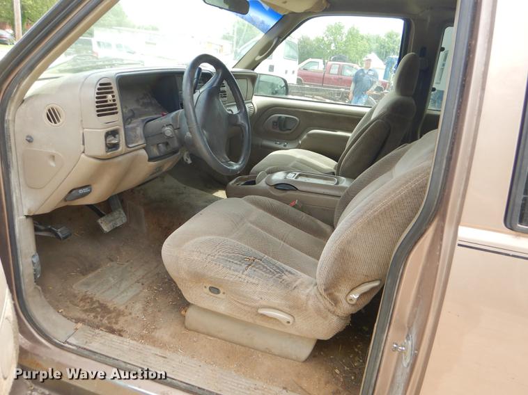 image for item ED9255 1997 Chevrolet C1500 Ext. Cab pickup truck