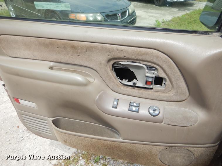 image for item ED9255 1997 Chevrolet C1500 Ext. Cab pickup truck