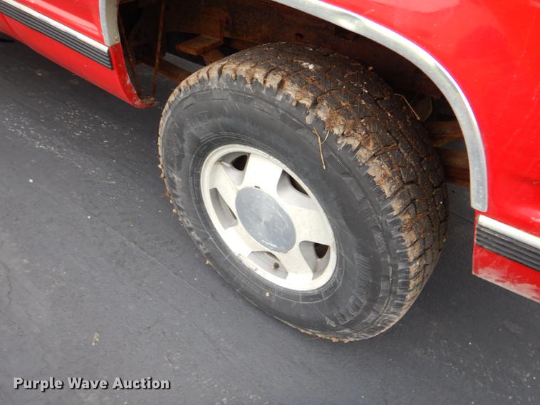 image for item ED9268 1997 Chevrolet K1500 Ext. Cab pickup truck