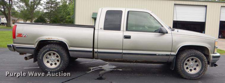 image for item ED9271 1998 Chevrolet K1500 Ext. Cab pickup truck