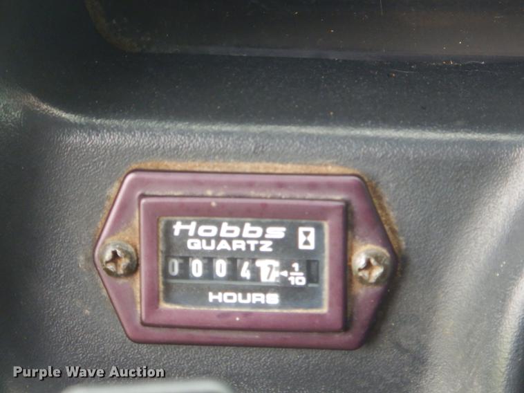 image for item ED9272 2002 Chevrolet Silverado 3500 dump bed pickup truck