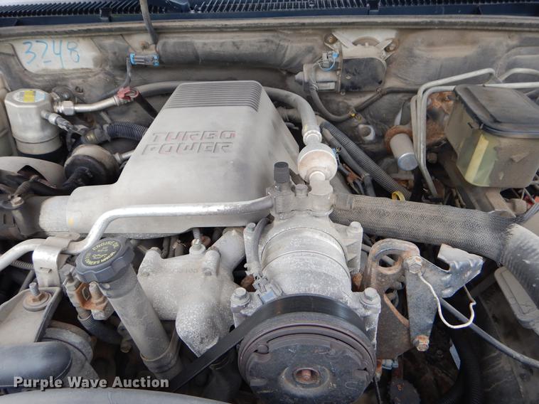 image for item ED9272 2002 Chevrolet Silverado 3500 dump bed pickup truck