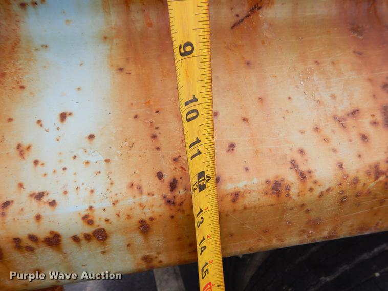 image for item ED9272 2002 Chevrolet Silverado 3500 dump bed pickup truck