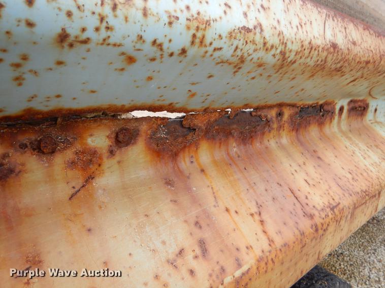 image for item ED9272 2002 Chevrolet Silverado 3500 dump bed pickup truck