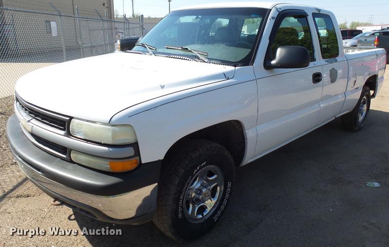 image for item EF9527 2002 Chevrolet Silverado 1500 Ext. Cab pickup truck