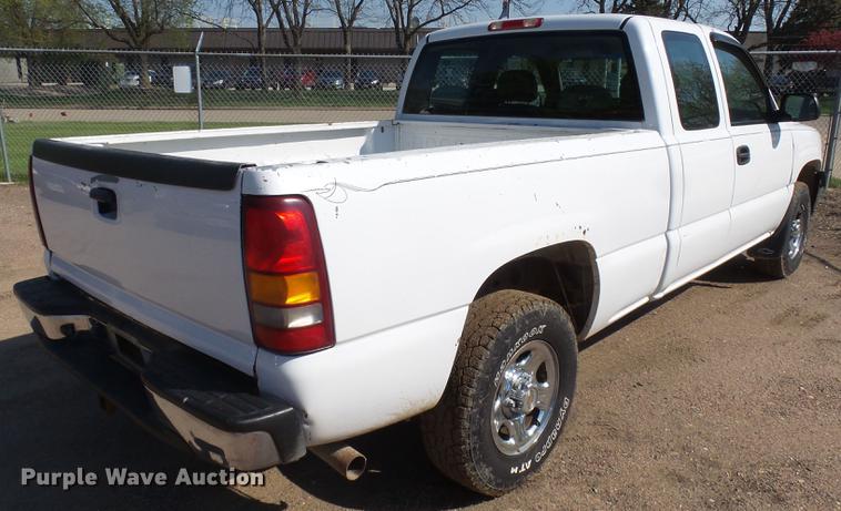 image for item EF9527 2002 Chevrolet Silverado 1500 Ext. Cab pickup truck
