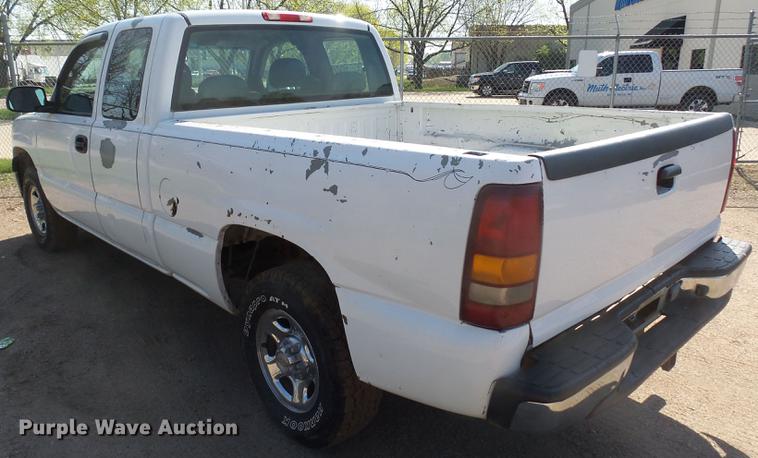 image for item EF9527 2002 Chevrolet Silverado 1500 Ext. Cab pickup truck