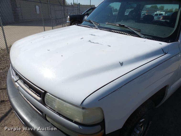 image for item EF9527 2002 Chevrolet Silverado 1500 Ext. Cab pickup truck