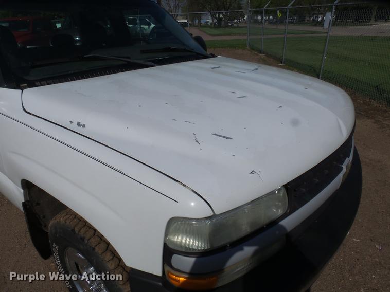 image for item EF9527 2002 Chevrolet Silverado 1500 Ext. Cab pickup truck