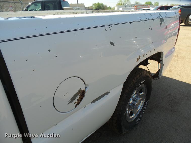 image for item EF9527 2002 Chevrolet Silverado 1500 Ext. Cab pickup truck