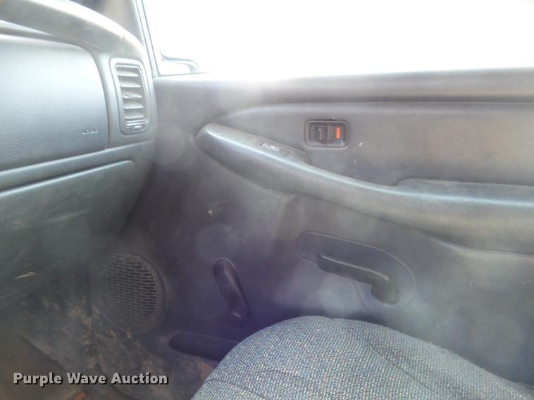 image for item EF9527 2002 Chevrolet Silverado 1500 Ext. Cab pickup truck