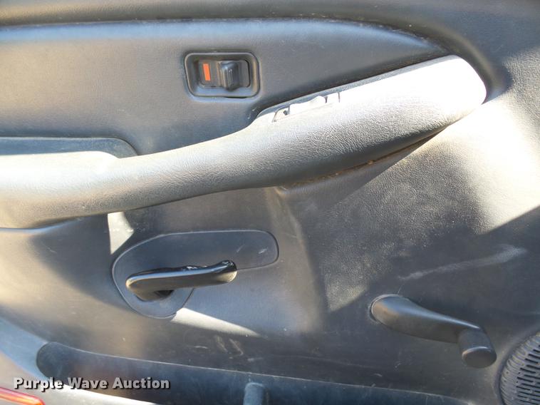 image for item EF9527 2002 Chevrolet Silverado 1500 Ext. Cab pickup truck