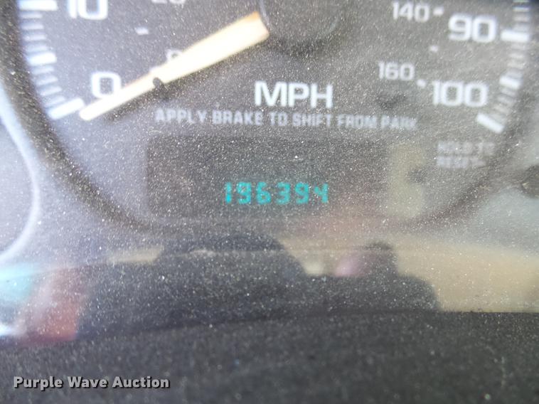 image for item EF9527 2002 Chevrolet Silverado 1500 Ext. Cab pickup truck