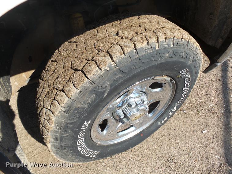 image for item EF9527 2002 Chevrolet Silverado 1500 Ext. Cab pickup truck