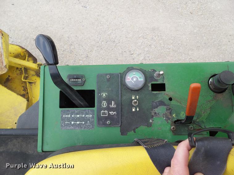 image for item EM9751 John Deere F935 lawn mower