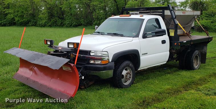 image for item EN9931 2001 Chevrolet Silverado 3500 dump bed pickup truck