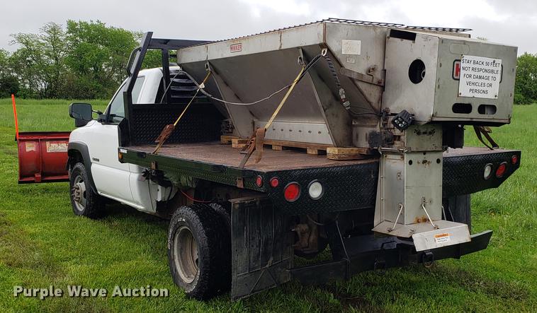 image for item EN9931 2001 Chevrolet Silverado 3500 dump bed pickup truck