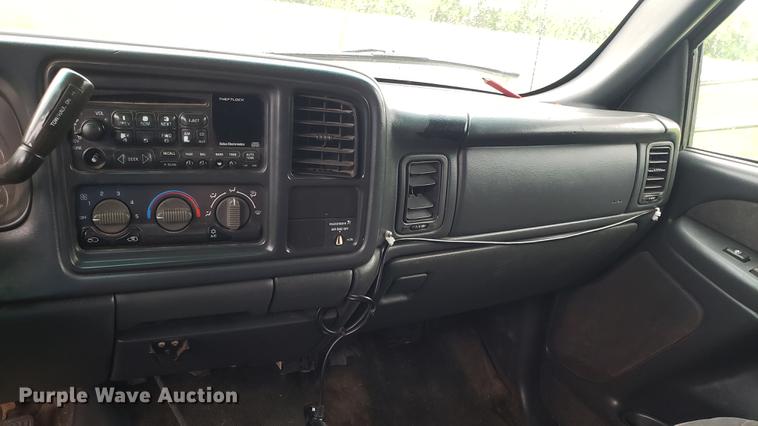 image for item EN9931 2001 Chevrolet Silverado 3500 dump bed pickup truck