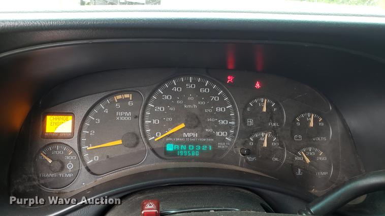 image for item EN9931 2001 Chevrolet Silverado 3500 dump bed pickup truck