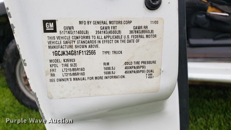 image for item EN9931 2001 Chevrolet Silverado 3500 dump bed pickup truck