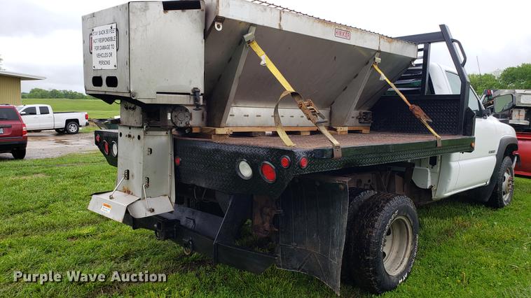 image for item EN9931 2001 Chevrolet Silverado 3500 dump bed pickup truck