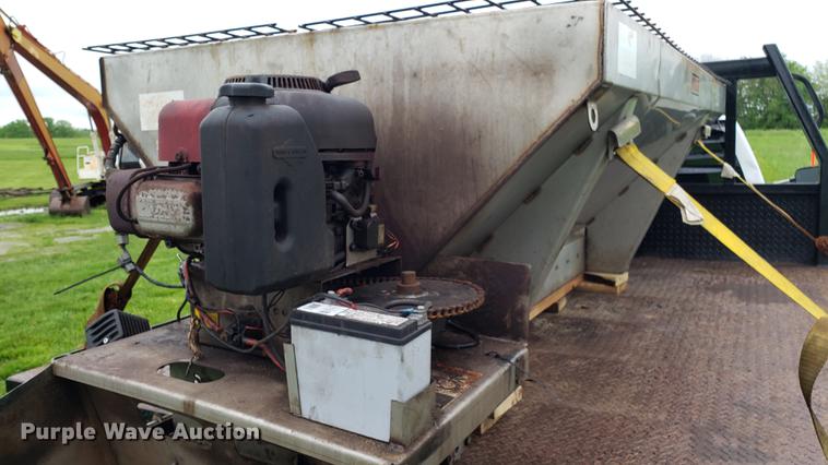 image for item EN9931 2001 Chevrolet Silverado 3500 dump bed pickup truck