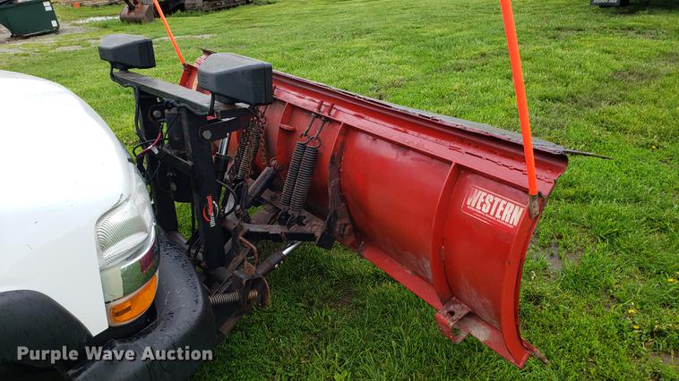 image for item EN9931 2001 Chevrolet Silverado 3500 dump bed pickup truck